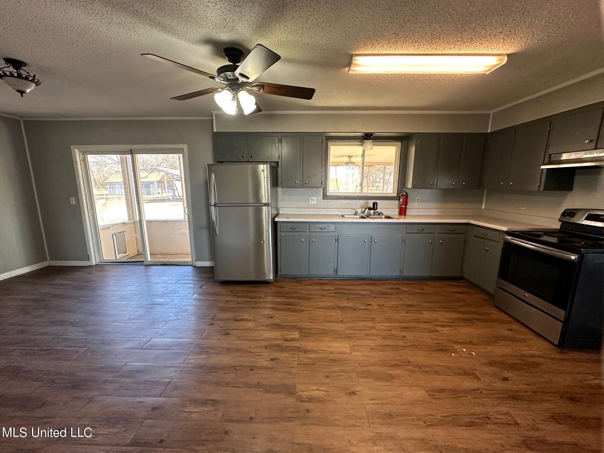 411 Smith Road Cleveland, MS 38732 - Photo 3 of 10 Kitchen