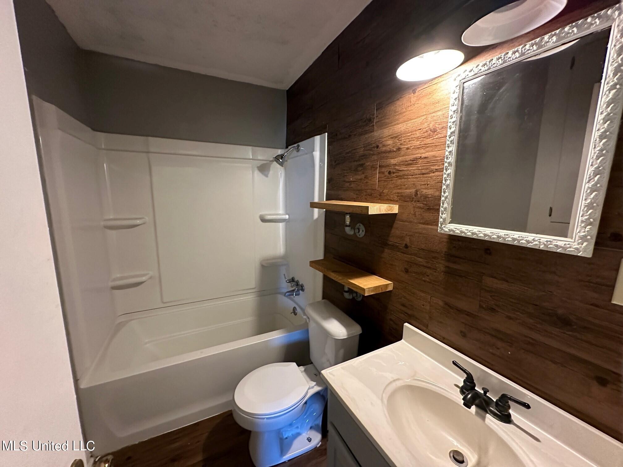 411 Smith Road Cleveland, MS 38732 - Photo 4 of 10 Bath 2