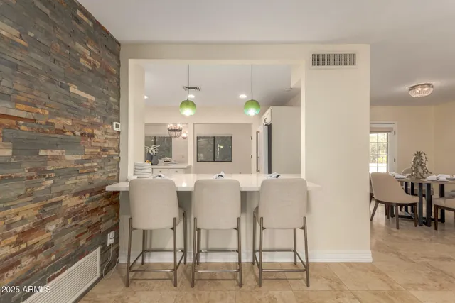 $1,800,000 | 5822 North 44th Place, Phoenix, AZ 85018