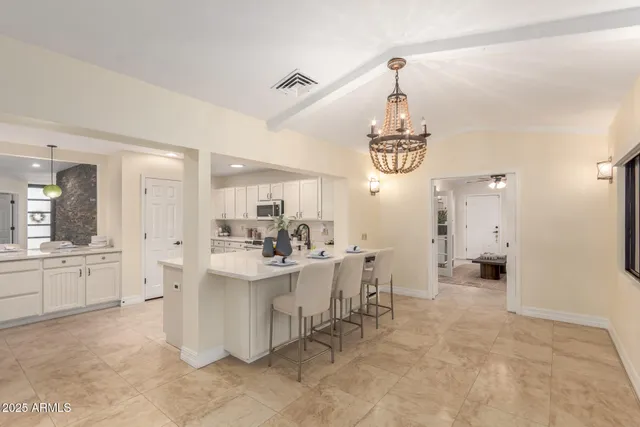 $1,800,000 | 5822 North 44th Place, Phoenix, AZ 85018