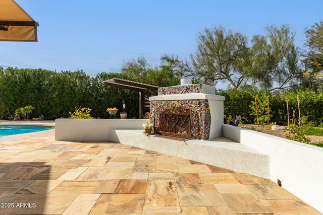 $1,800,000 | 5822 North 44th Place, Phoenix, AZ 85018