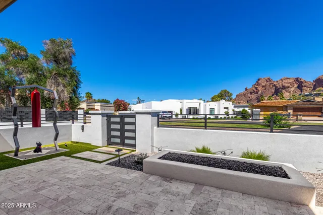 $1,800,000 | 5822 North 44th Place, Phoenix, AZ 85018