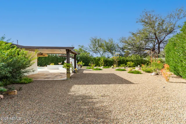 $1,800,000 | 5822 North 44th Place, Phoenix, AZ 85018
