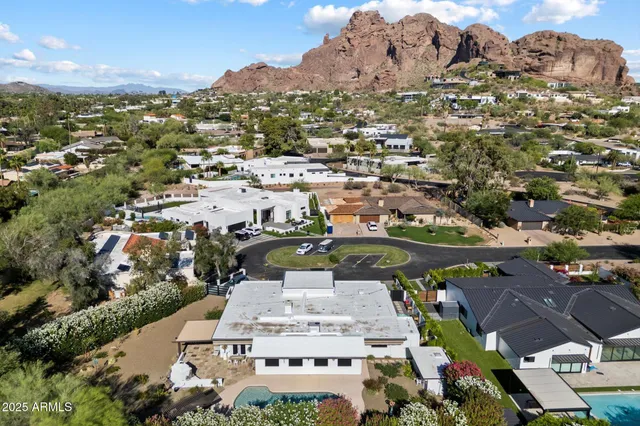 $1,800,000 | 5822 North 44th Place, Phoenix, AZ 85018