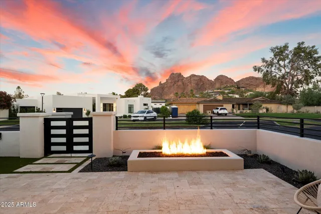 $1,800,000 | 5822 North 44th Place, Phoenix, AZ 85018