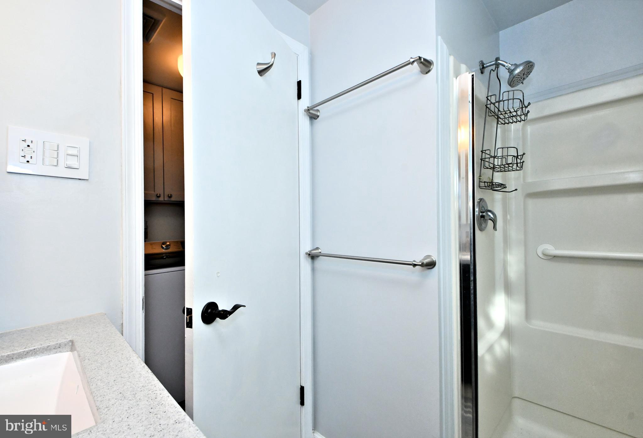 2711 Kutztown Road Pennsburg, PA 18073 - Photo 33 of 72 Full Bathroom