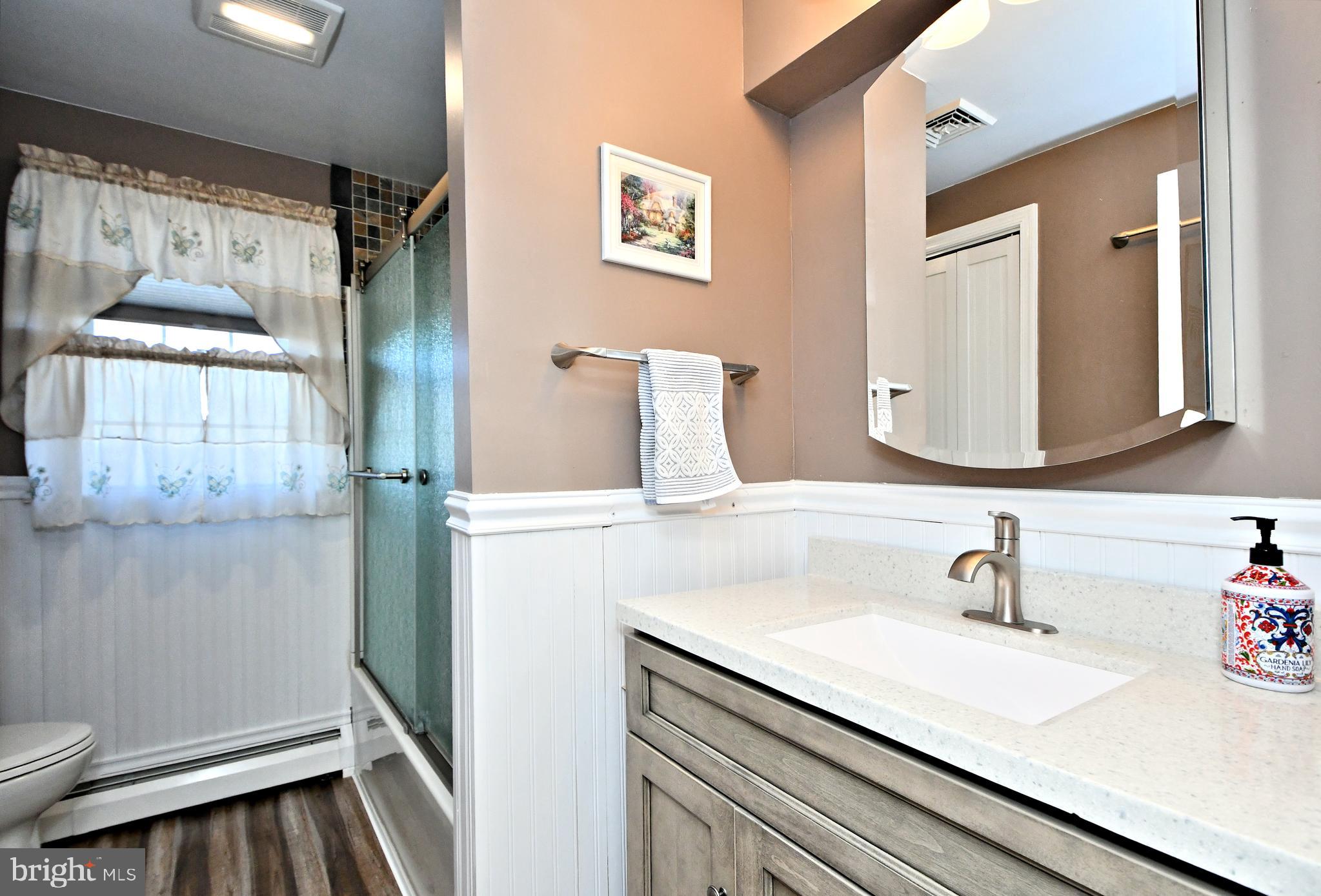 2711 Kutztown Road Pennsburg, PA 18073 - Photo 43 of 72 Full Bath