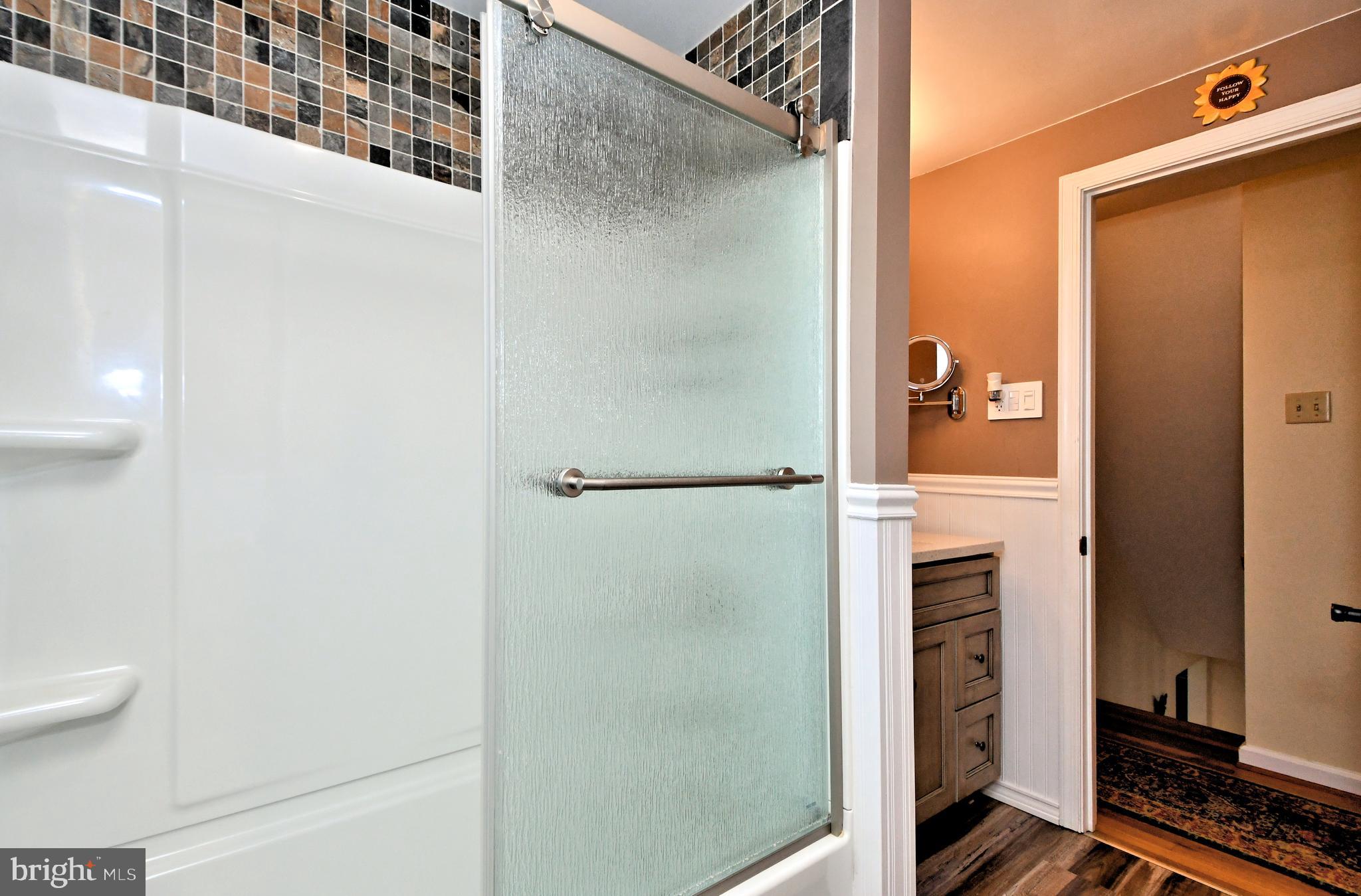 2711 Kutztown Road Pennsburg, PA 18073 - Photo 45 of 72 Full Bath
