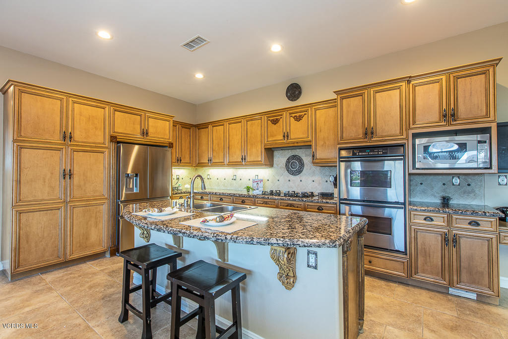 3729 Horizon Ridge Court Simi Valley, CA 93063 - Photo 4 of 70 3729 Horizon Ridge Court - HsH Prod.-35