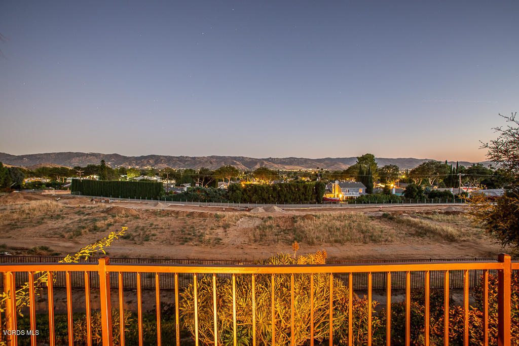 3729 Horizon Ridge Court Simi Valley, CA 93063 - Photo 55 of 70 3729 Horizon Ridge Court - HsH Prod.-21