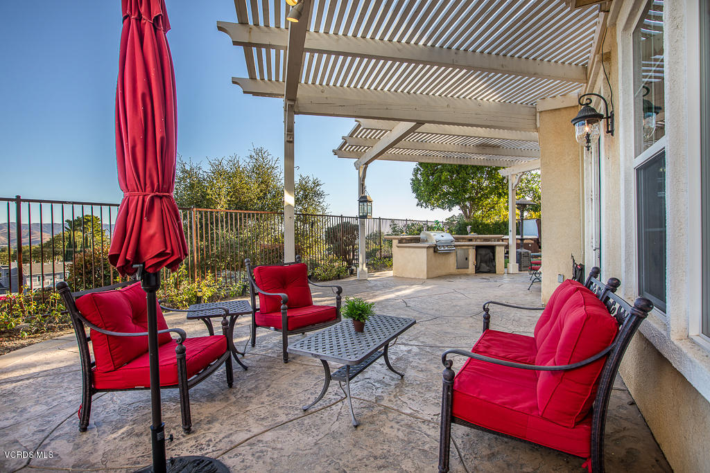 3729 Horizon Ridge Court Simi Valley, CA 93063 - Photo 60 of 70 3729 Horizon Ridge Court - HsH Prod.-31