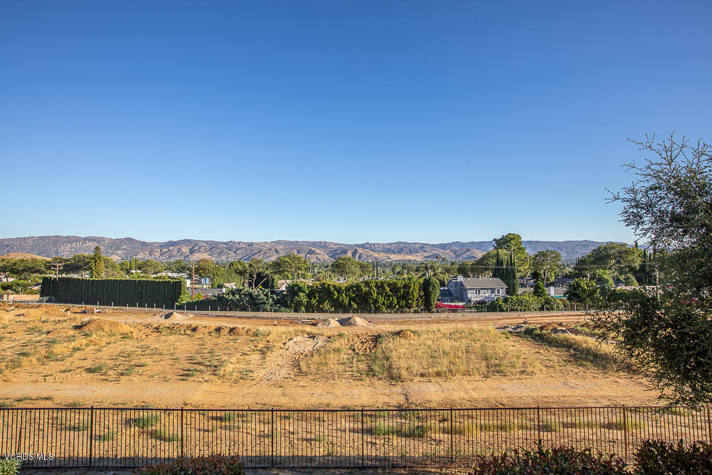 3729 Horizon Ridge Court Simi Valley, CA 93063 - Photo 63 of 70 3729 Horizon Ridge Court - HsH Prod.-34