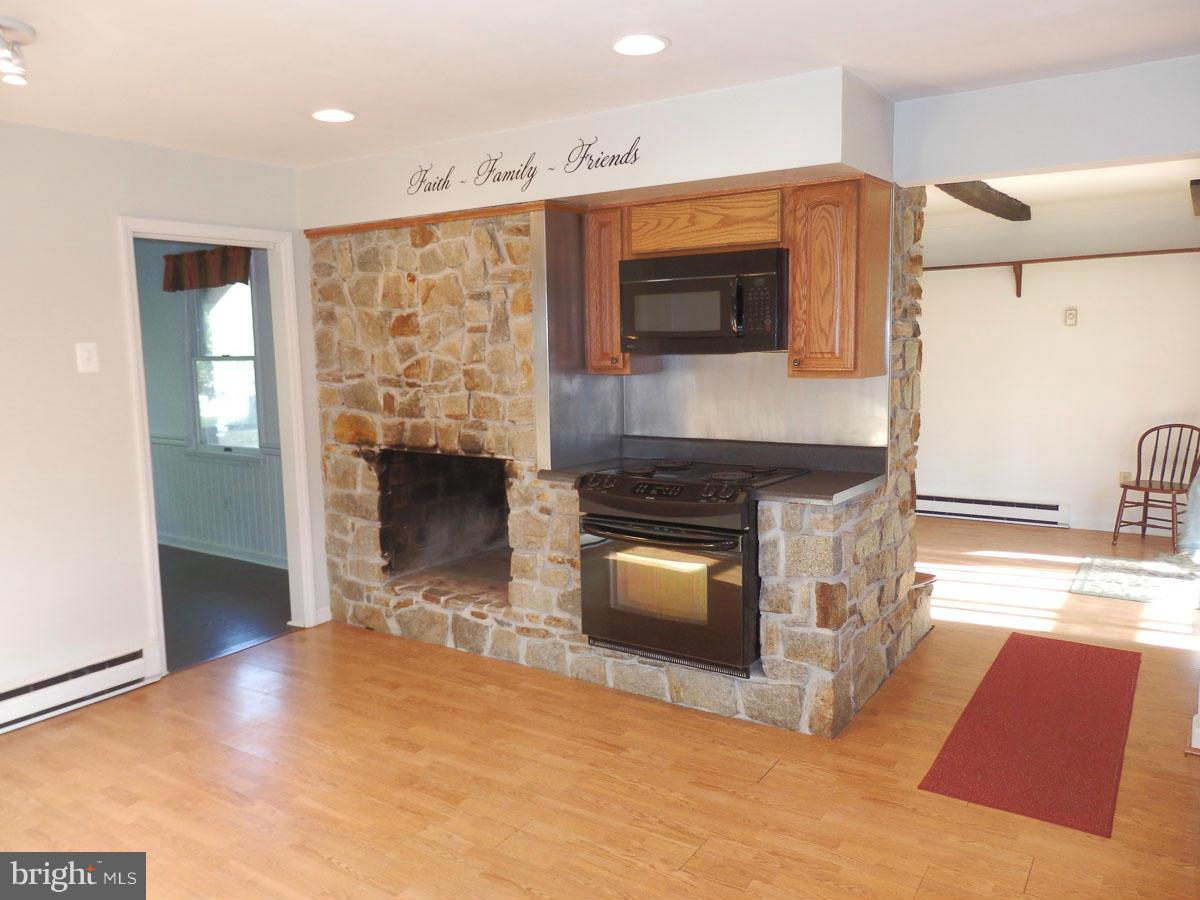 14512 Roddy Road Thurmont, MD 21788 - Photo 9 of 19 Kitchen
