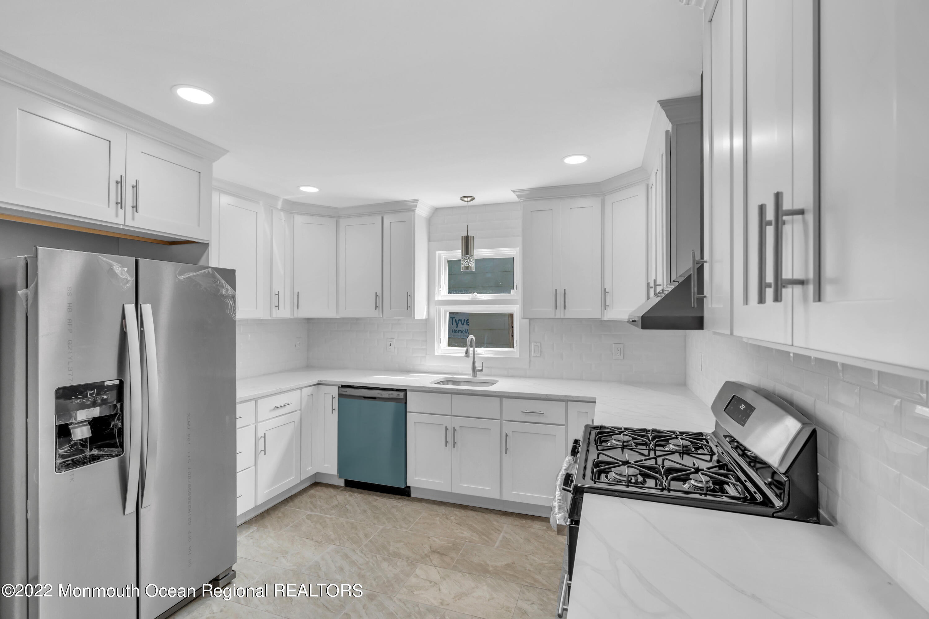 26 Coventry Road Toms River, NJ 08757 - Photo 4 of 56 046_dsc04696