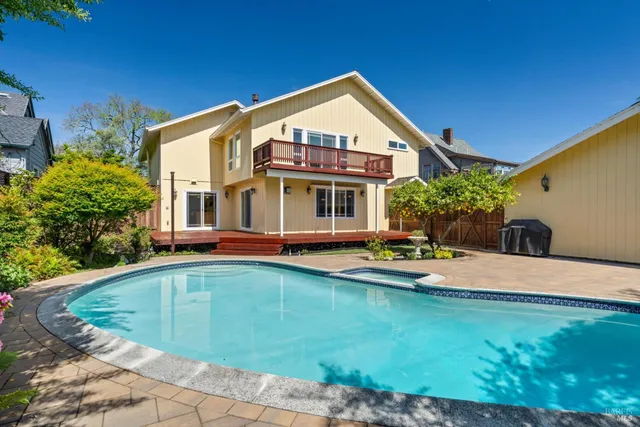 $1,988,000 | 811 D Street, Petaluma, CA 94952
