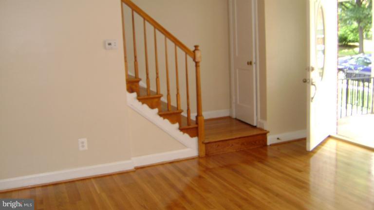 5504 Leith Road Baltimore, MD 21239 - Photo 14 of 27 Living Room