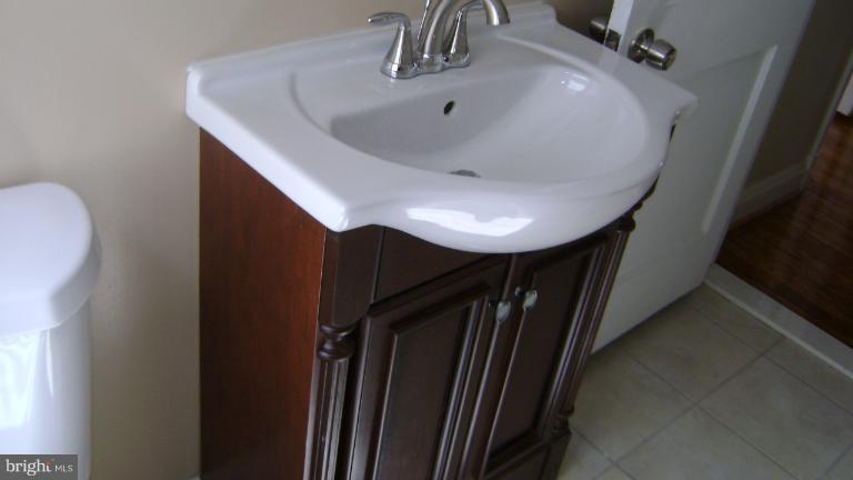 5504 Leith Road Baltimore, MD 21239 - Photo 8 of 27 Bath (Master)