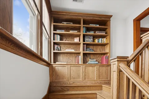 $595,000 | 624 South Taylor Avenue, Oak Park, IL 60304