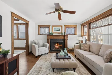 $595,000 | 624 South Taylor Avenue, Oak Park, IL 60304