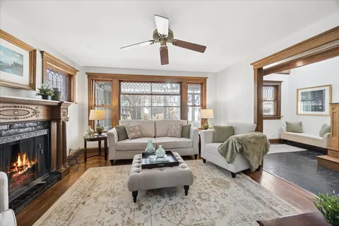 $595,000 | 624 South Taylor Avenue, Oak Park, IL 60304