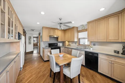 $595,000 | 624 South Taylor Avenue, Oak Park, IL 60304