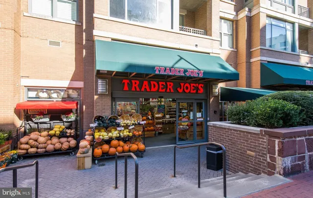 $730,000 | 2555 Pennsylvania Avenue Northwest, Unit 408, Washington, DC 20037