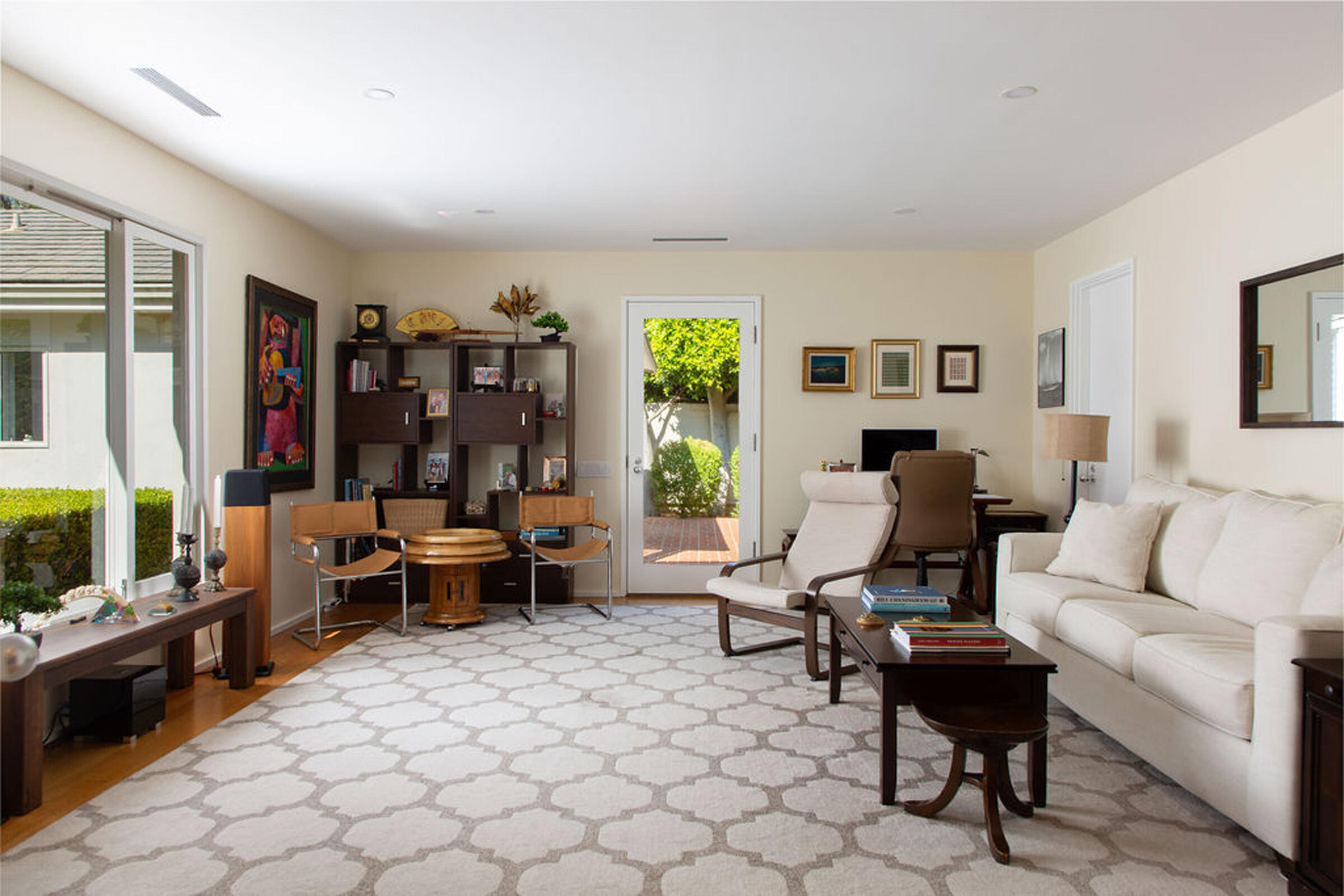 1333 East Valley Road Montecito, CA 93108 - Photo 16 of 23 Guest suite