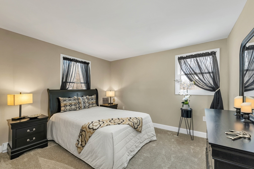 17 Abbey Road Raymond, NH 03077 - Photo 12 of 19 Gallery Image 12