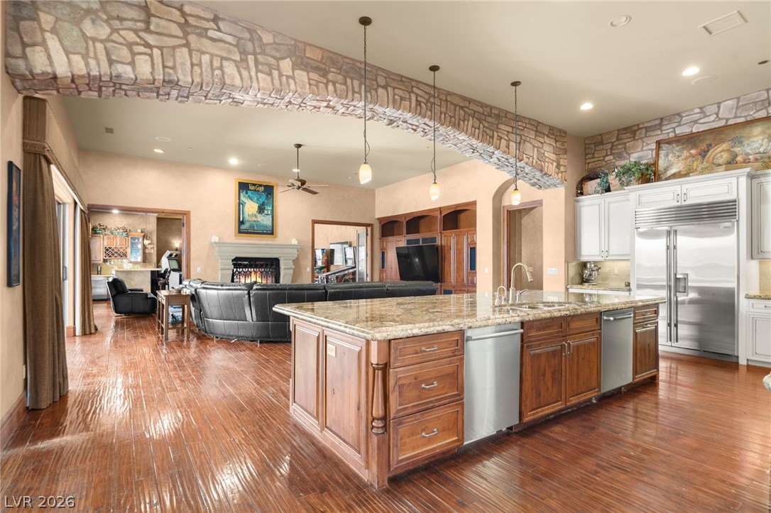 1065 Kratzer Circle Henderson, NV 89002 - Photo 13 of 62