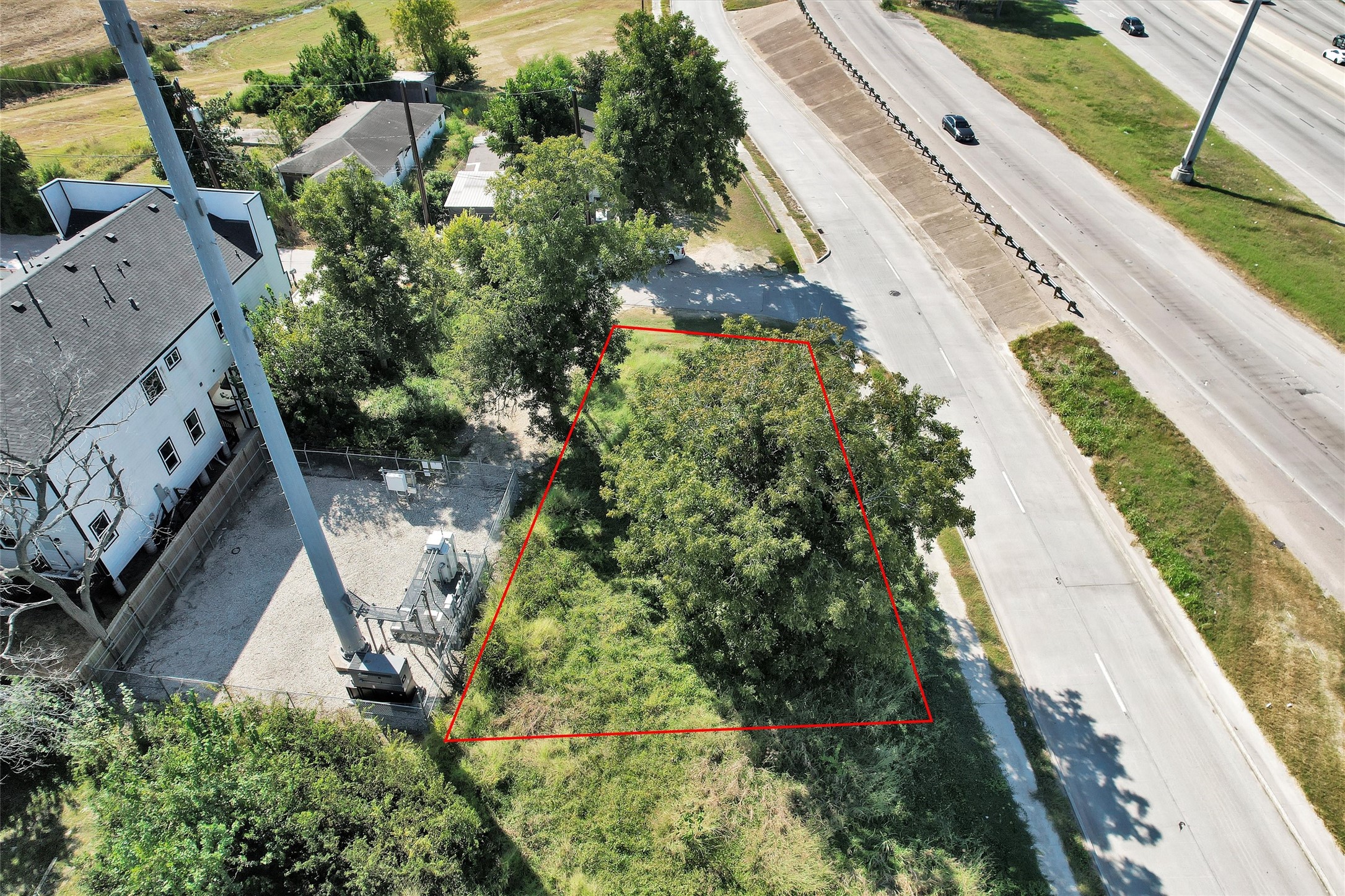 4844 Sayers Street Houston, TX 77026 - Photo 7 of 20 a view of a yard with potted plants