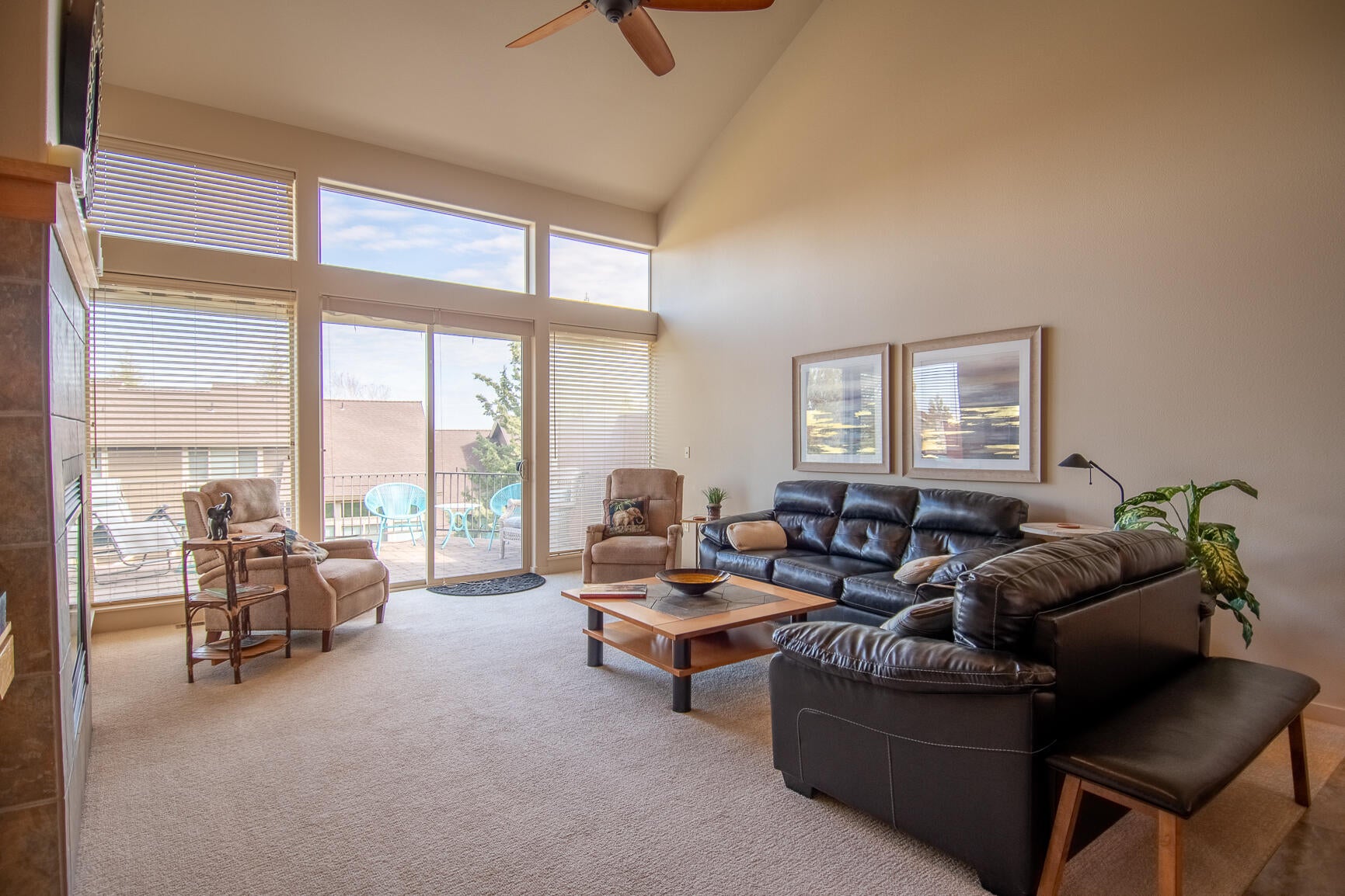 10830 Village Loop Redmond, OR 97756 - Photo 4 of 37 Great Room with large slider to back deck