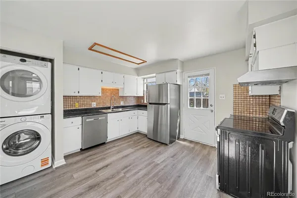 $1,895 | 956 Macon Street, Aurora, CO 80010