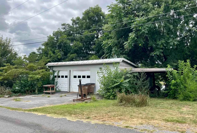 $215,000 | 411 Shenandoah Avenue, Shenandoah, VA 22849