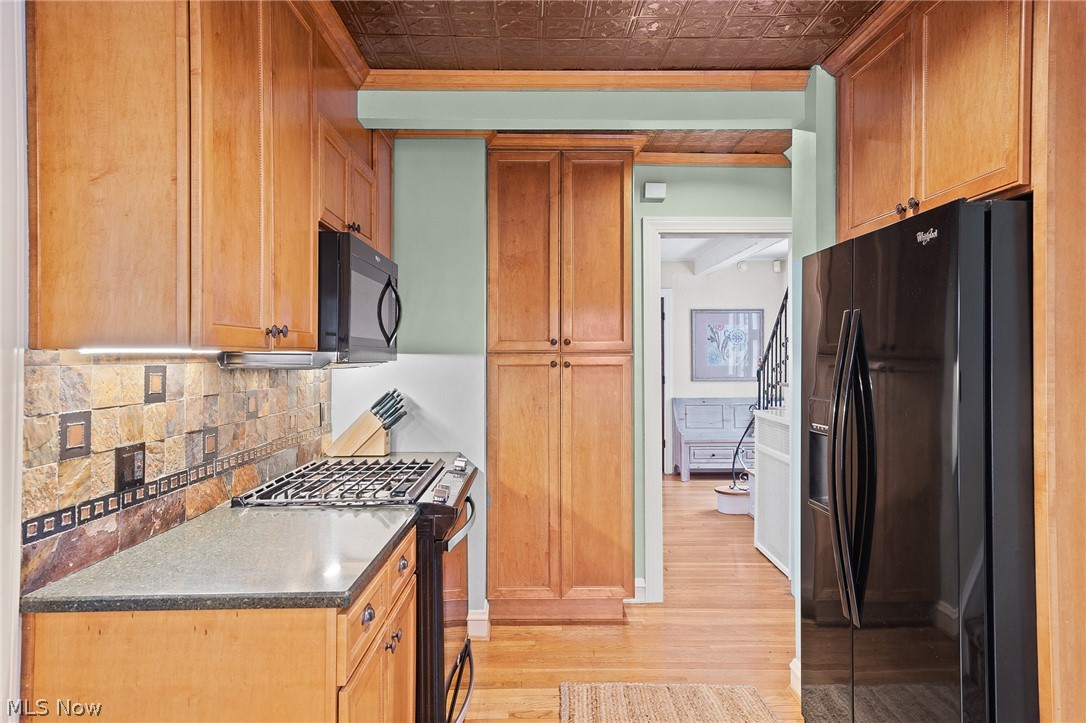 3666 Sutherland Road Shaker Heights, OH 44122 - Photo 19 of 35 Gallery Image 19
