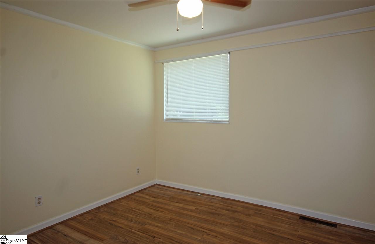 215 Woodside Road Simpsonville, SC 29680 - Photo 13 of 18