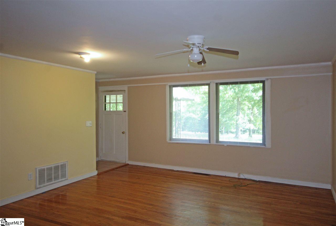 215 Woodside Road Simpsonville, SC 29680 - Photo 4 of 18