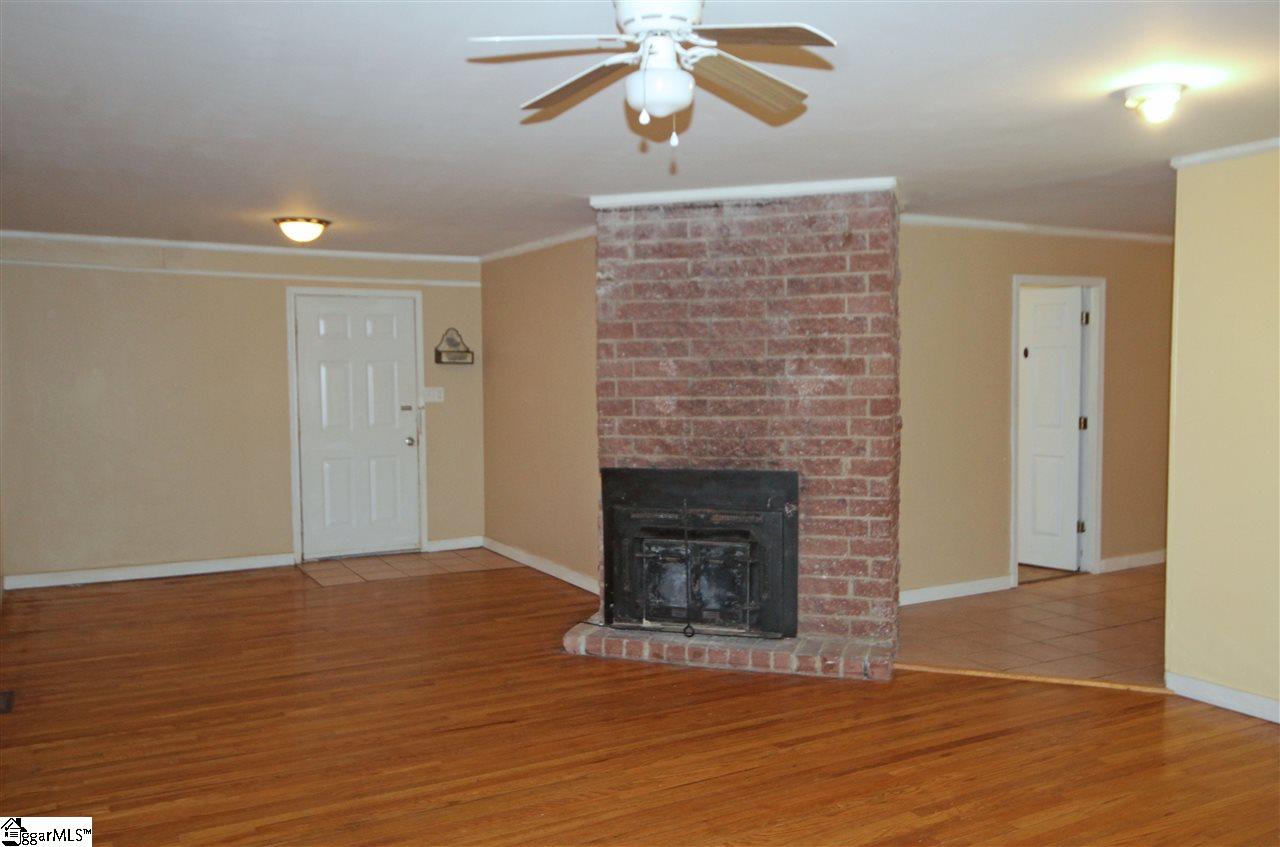 215 Woodside Road Simpsonville, SC 29680 - Photo 5 of 18
