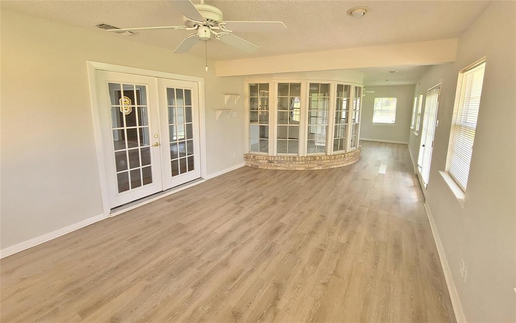 7519 Ravenswood Road Granbury, TX 76049 - Photo 11 of 37