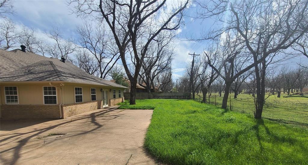 7519 Ravenswood Road Granbury, TX 76049 - Photo 17 of 37