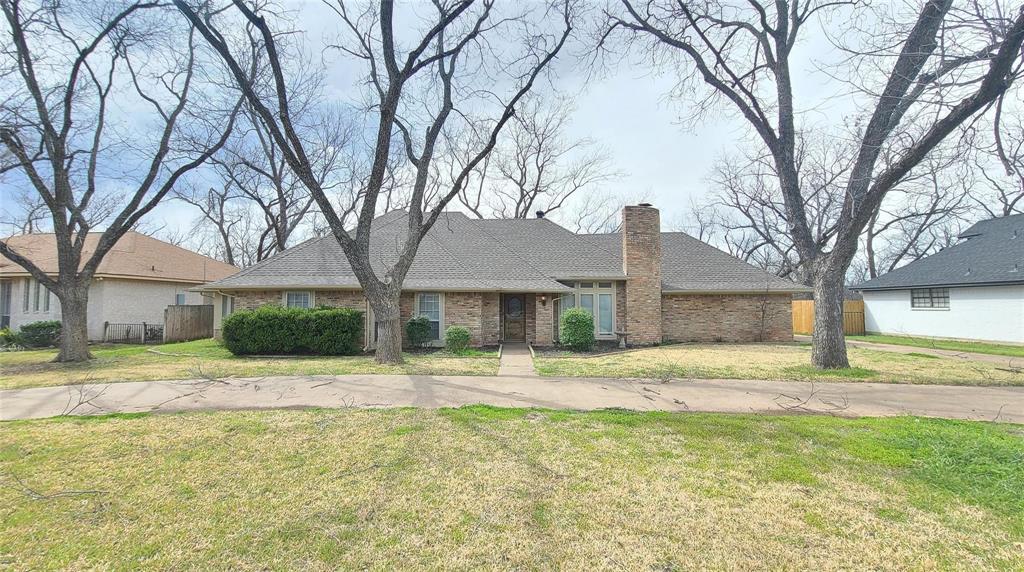 7519 Ravenswood Road Granbury, TX 76049 - Photo 2 of 37