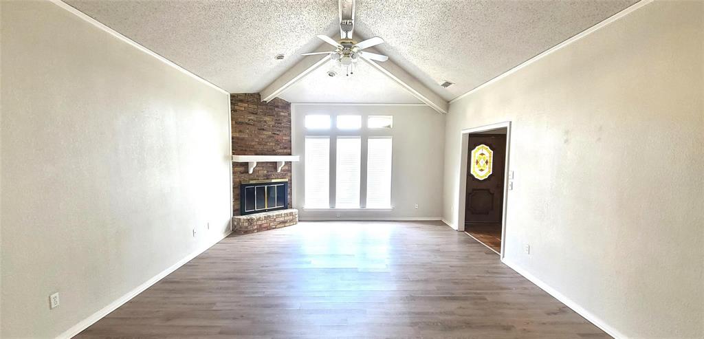 7519 Ravenswood Road Granbury, TX 76049 - Photo 3 of 37