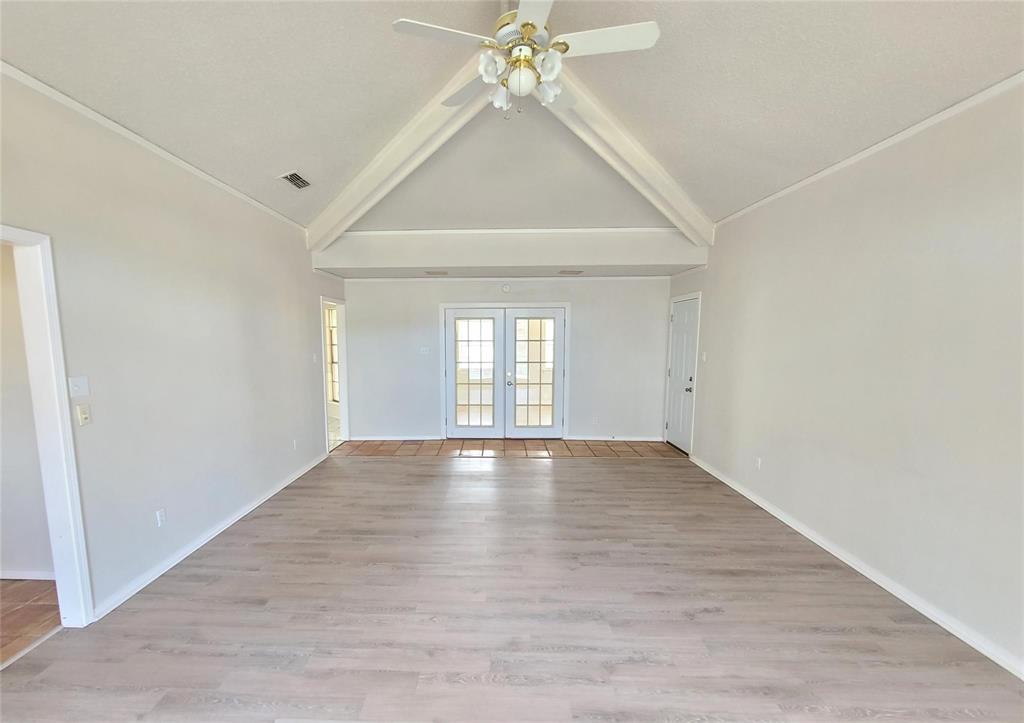 7519 Ravenswood Road Granbury, TX 76049 - Photo 4 of 37