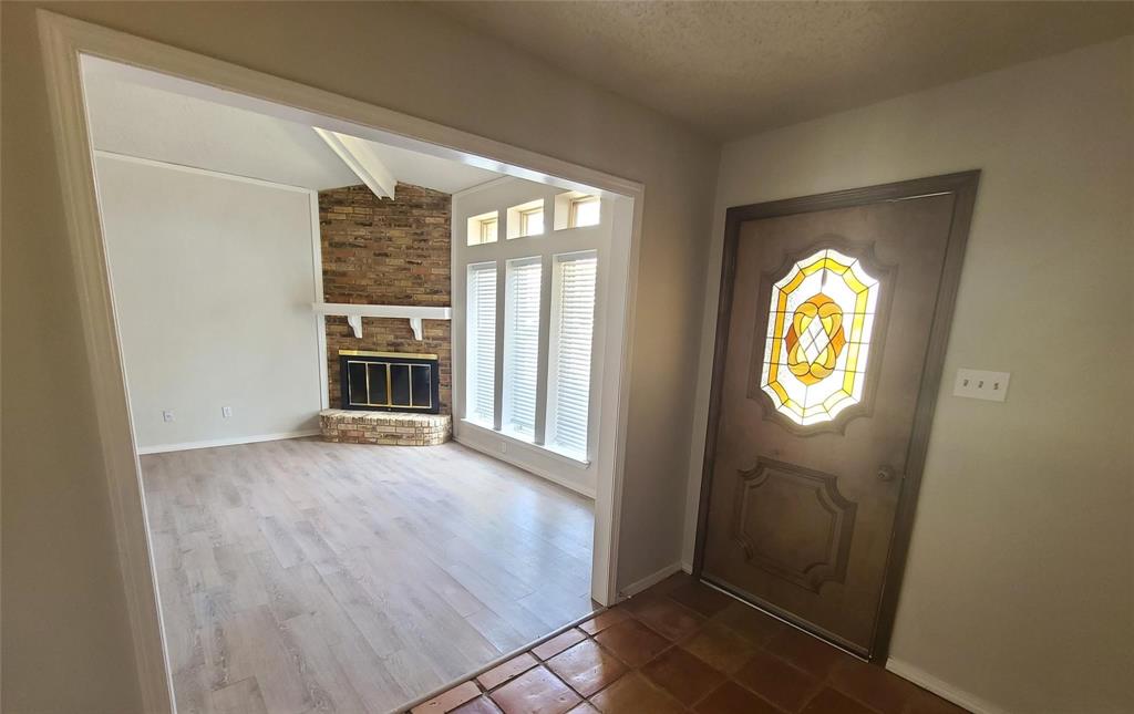7519 Ravenswood Road Granbury, TX 76049 - Photo 5 of 37