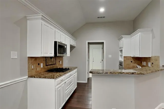 $2,295 | 1526 Brittany Lane, Mansfield, TX 76063