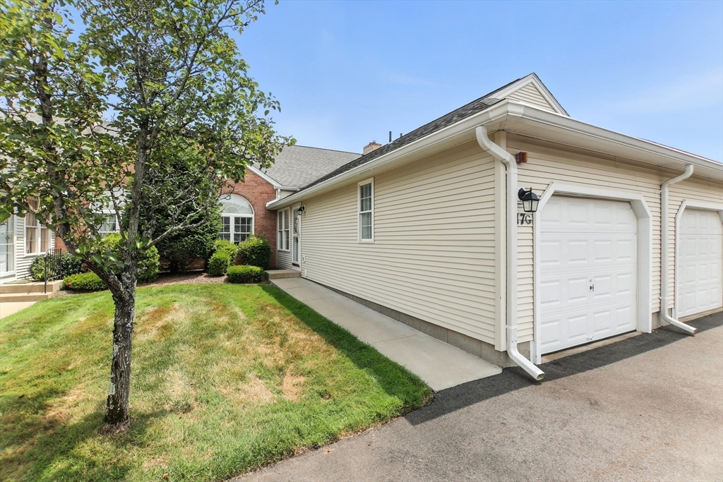 17 Castle Hills Road, Unit G Agawam, MA 01001 - Photo 3 of 41 Gallery Image 3