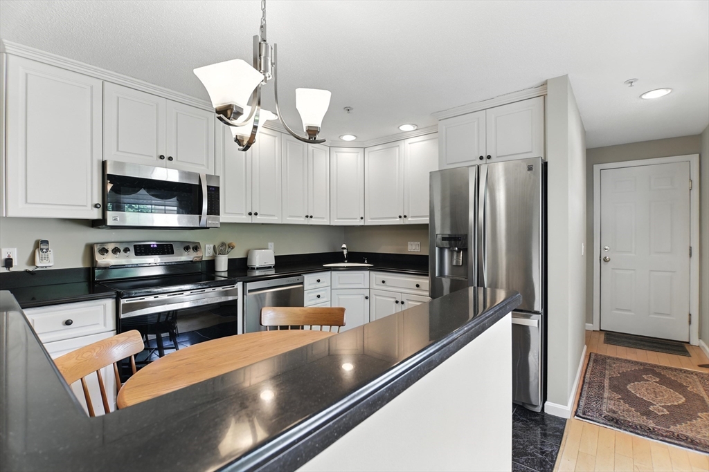 17 Castle Hills Road, Unit G Agawam, MA 01001 - Photo 6 of 41 Gallery Image 6