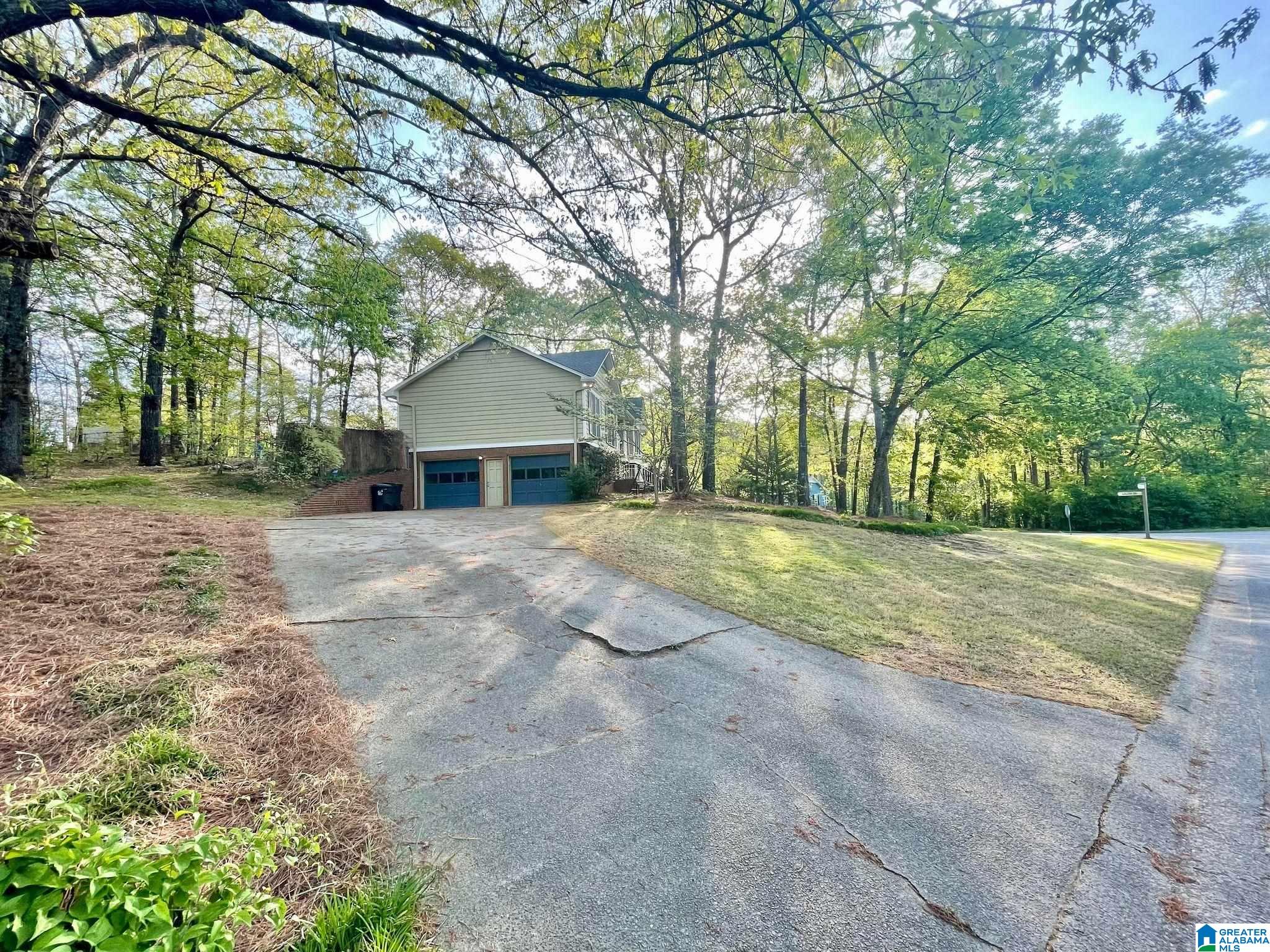 2425 Chandabrook Drive Pelham, AL 35124 - Photo 3 of 28
