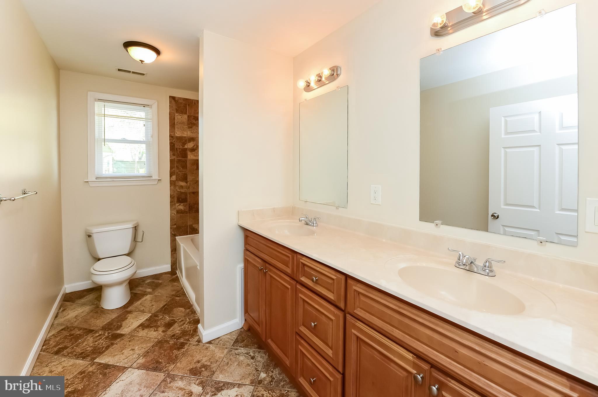 50 Linden Road Burlington, NJ 08016 - Photo 21 of 25 Main Bath