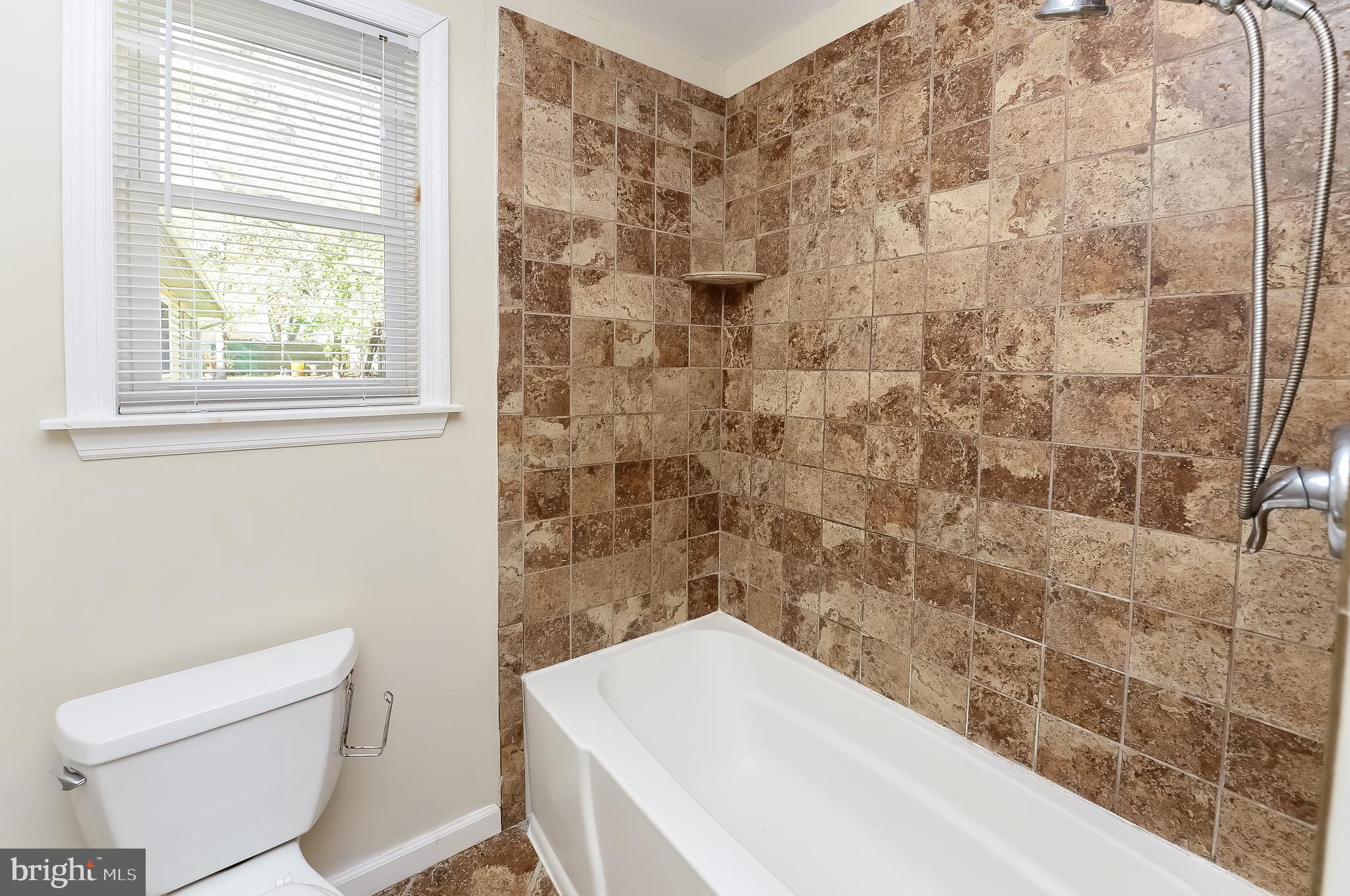50 Linden Road Burlington, NJ 08016 - Photo 22 of 25 Main Bath