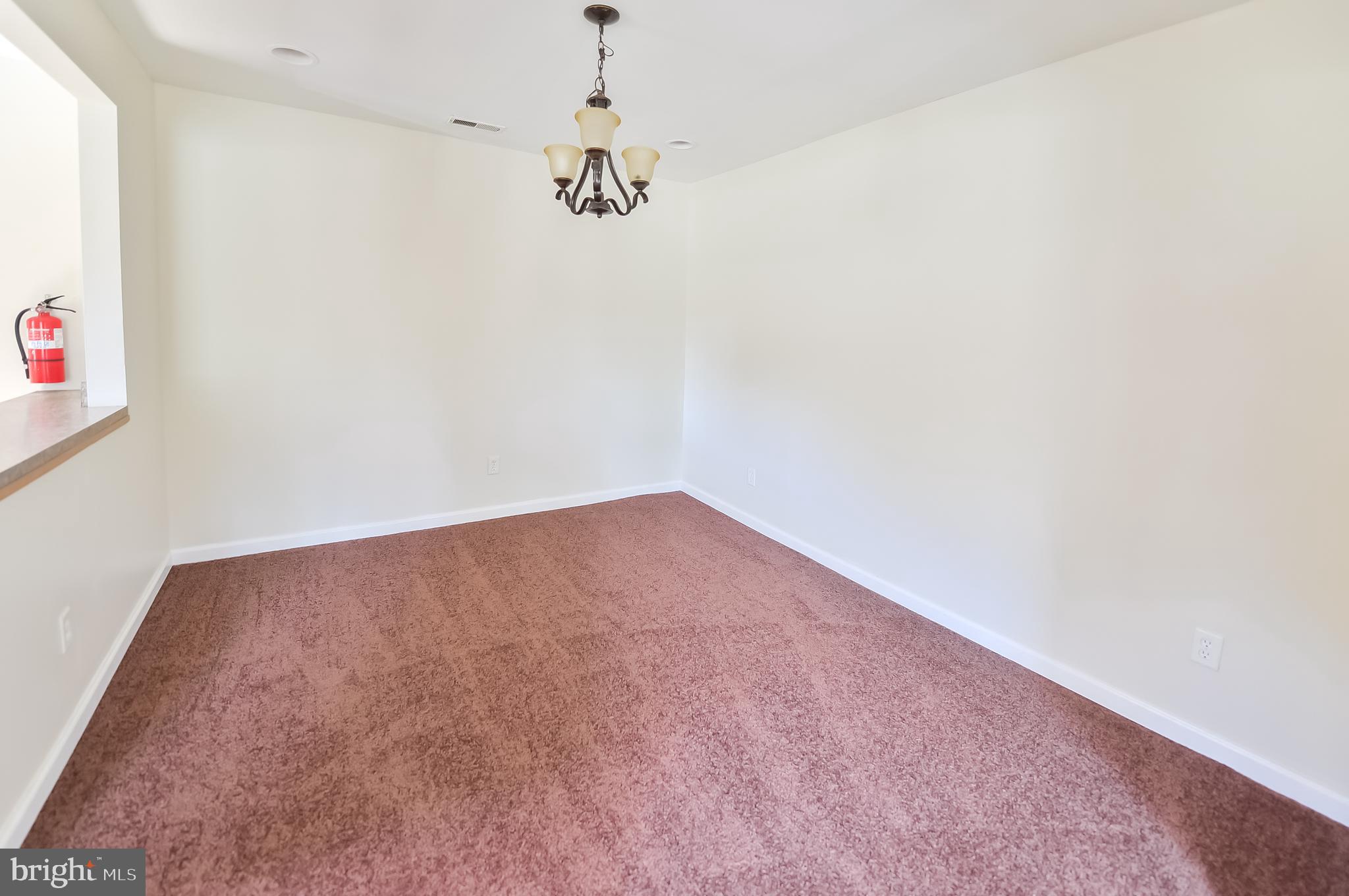 50 Linden Road Burlington, NJ 08016 - Photo 9 of 25 Dining Room